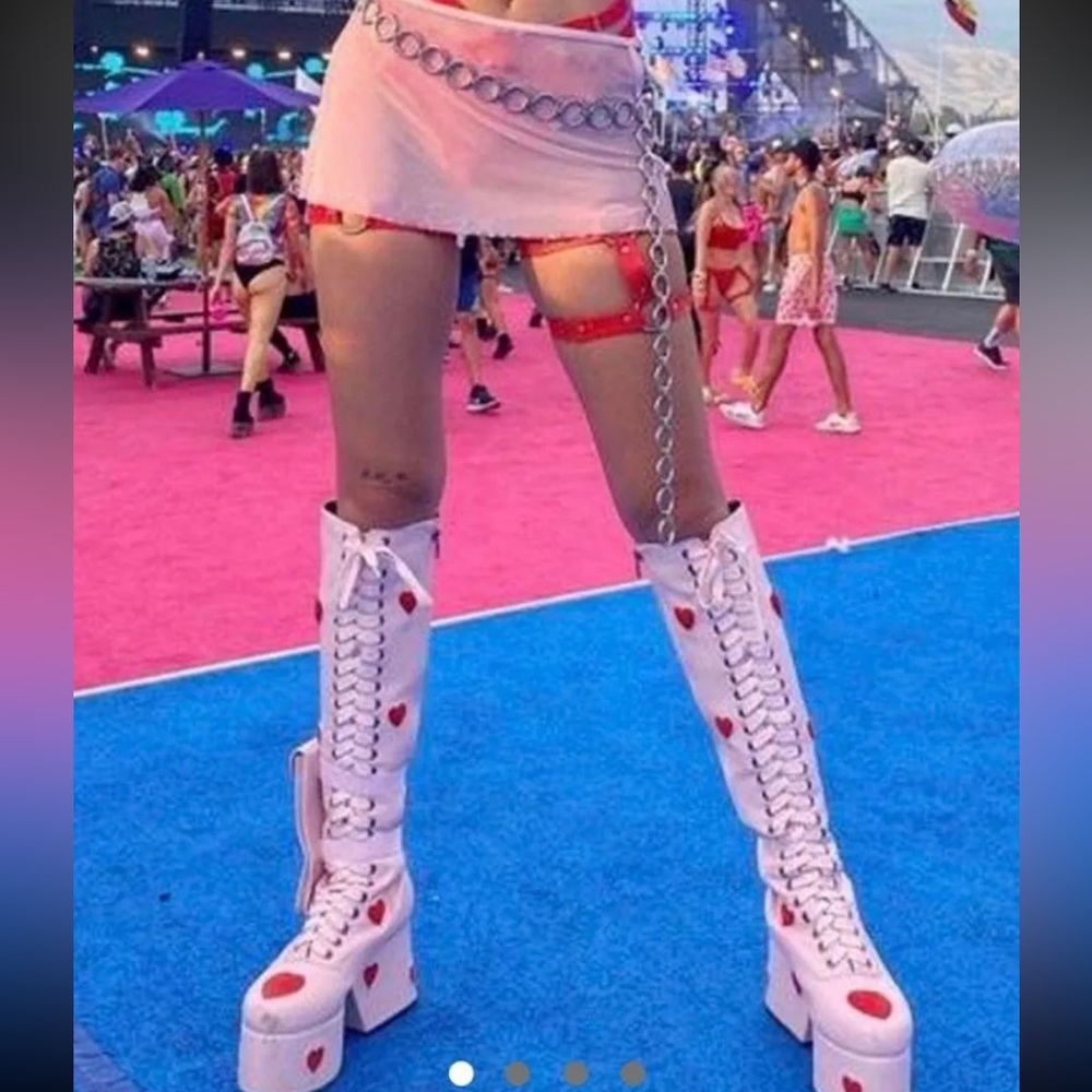 Pink Lamoda platform heart boots